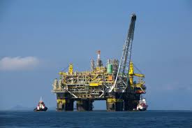 Grandes estoques ameaçam a recuperação dos preços do petróleo
