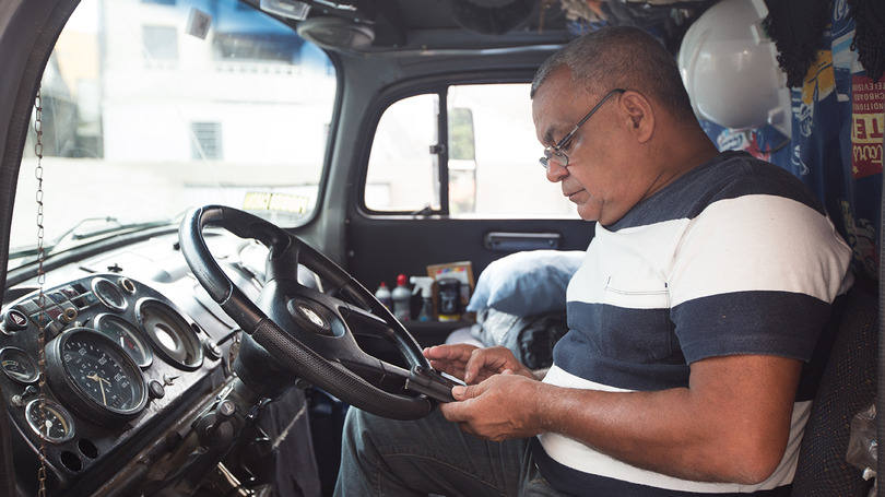 Apps ajudam caminhoneiros a encontrar cargas pelo país